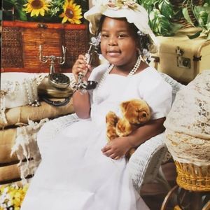 Meet your Posher, Mia